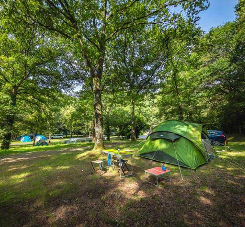 Emplacement de camping pour caravane dans le Tarn